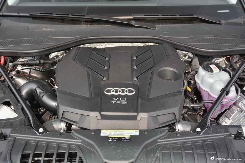 2018款奥迪A8L 3.0T自动55 TFSI quattro尊贵型
