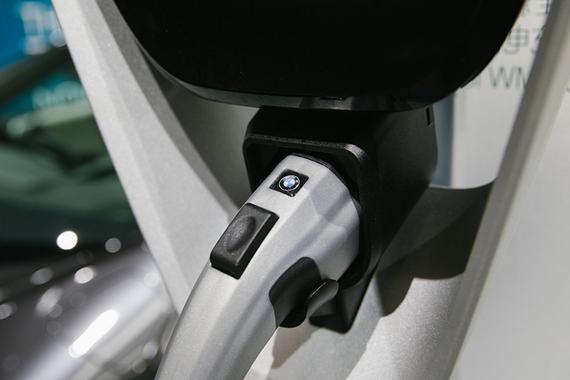 奥迪、宝马试水中高端电动车:新能源车竞争格局变数增多