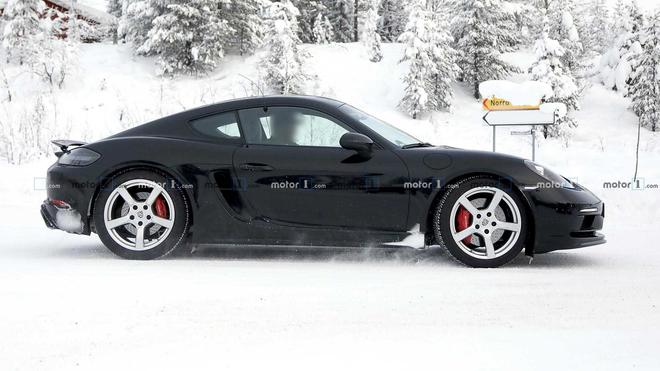 疑似保时捷718 Cayman GT4 Touring谍照曝光 车身造型变温顺