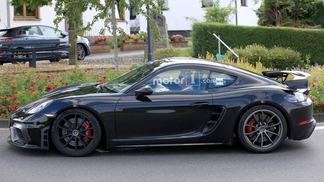疑似保时捷718 Cayman GT4 Touring谍照曝光 车身造型变温顺