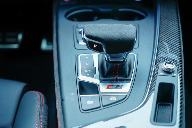 跻身3秒聚乐部 赛道体验奥迪RS 4 Avant