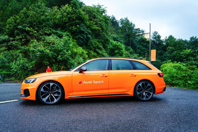 跻身3秒聚乐部 赛道体验奥迪RS 4 Avant