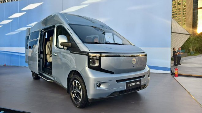 新央企首款新车上市 长安凯程V919售8.99万元起